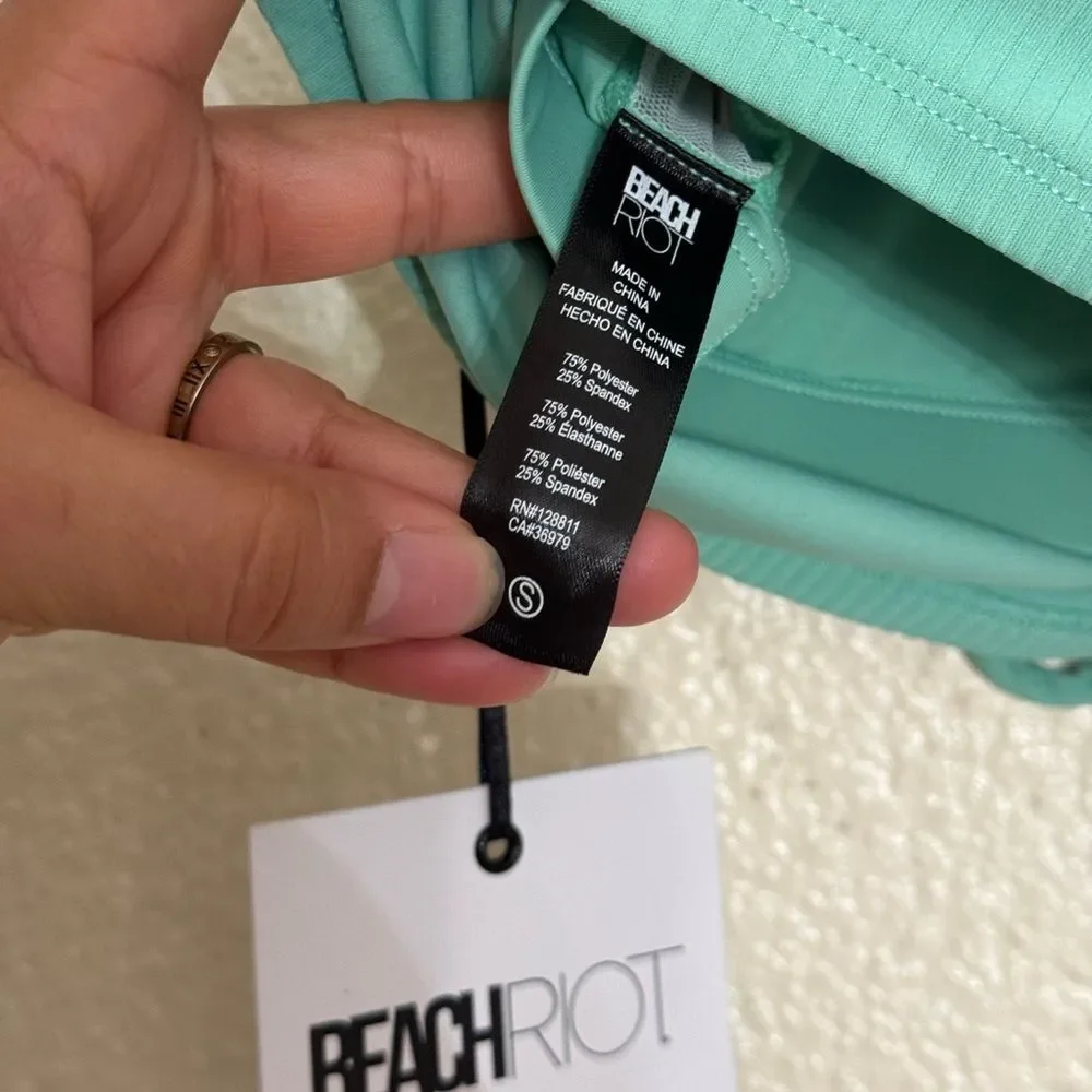 Beach Riot Women's Tyra Sports Bra Top Jade Sky Green size Small NWT